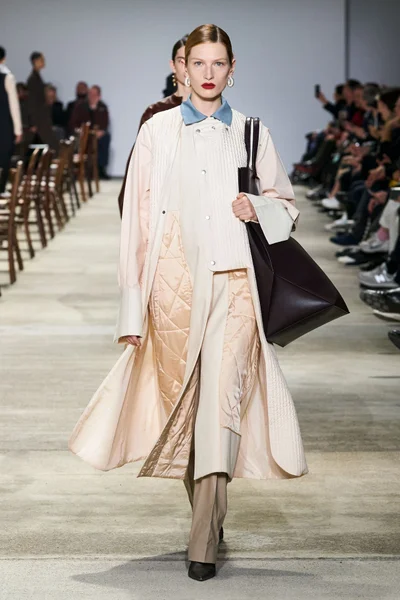 Look 17